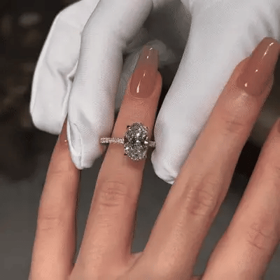 Hanna Oval Cut Moissanite Ring