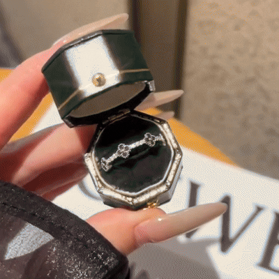 Everbloom Moissanite ring