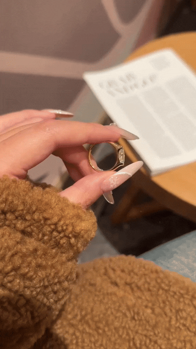 Laurel Noir Moissanite ring