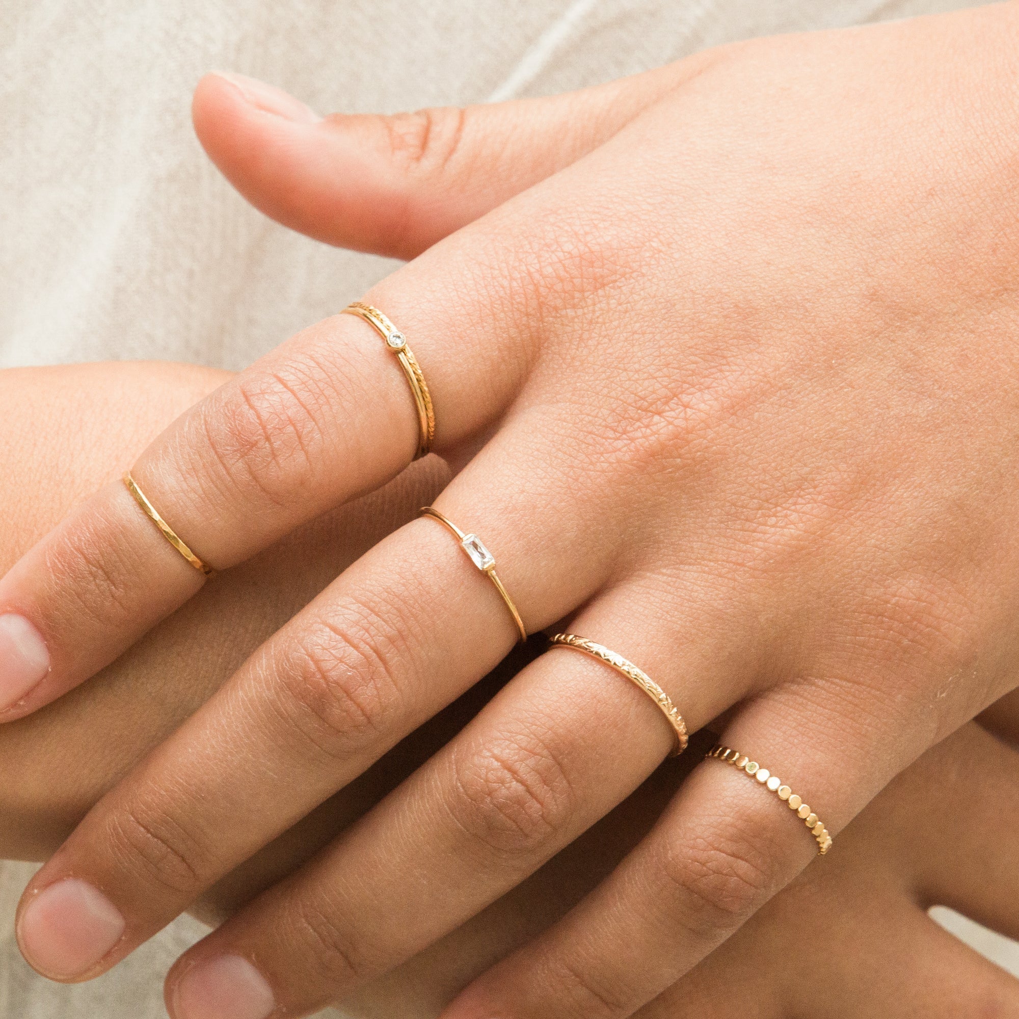 Thin Flower Band Ring | Simple & Dainty Jewelry
