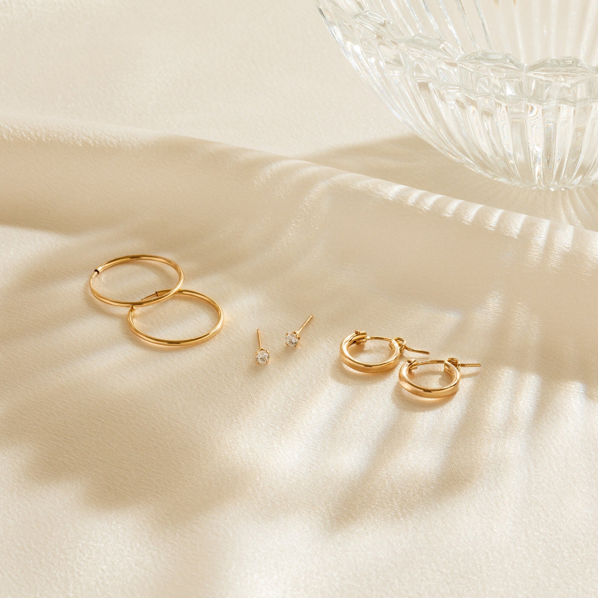Small (13mm) Medium (22mm) Large (35mm) Everyday Hoop Earrings by Simple & Dainty Jewelry